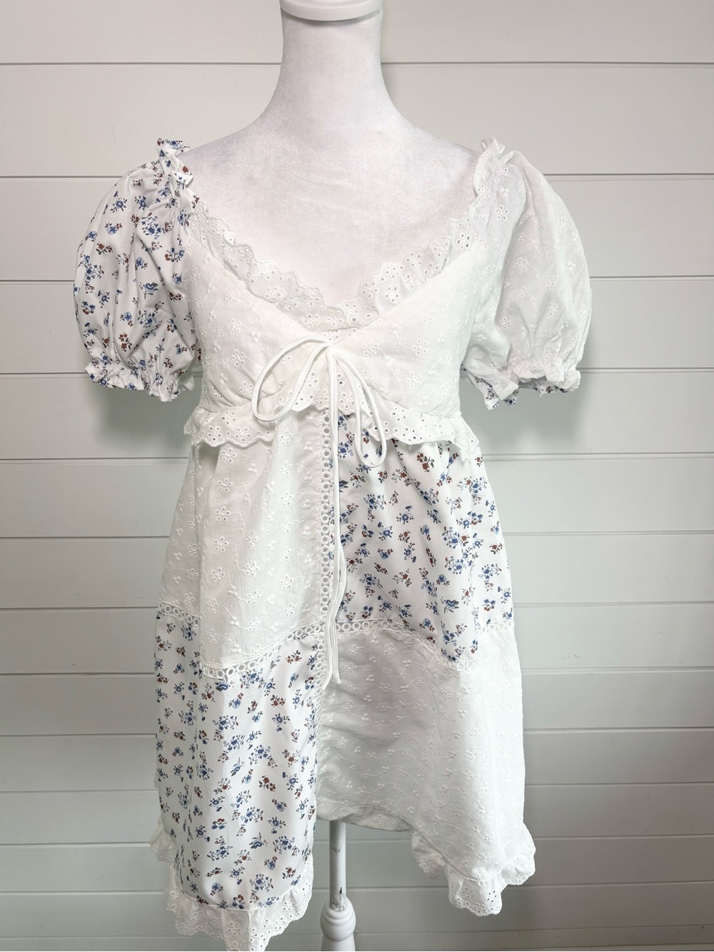 White Eyelet Floral Patchwork Puff Sleeve Babydoll Mini Dress Size S‎